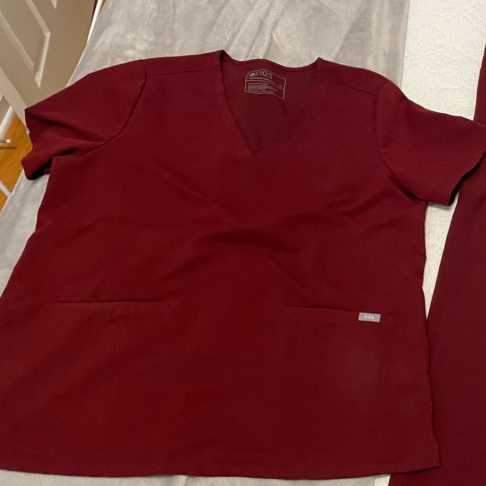 FIGS burgundy Casma XL
